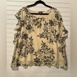 Vince Camuto top size XXL